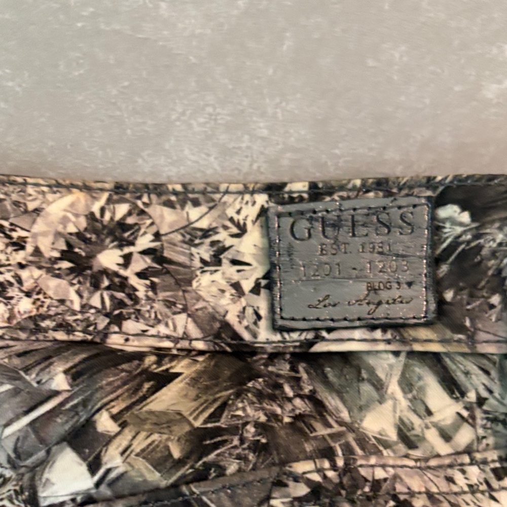 Guess Abstract Patterned Pants - Picture 4 of 4